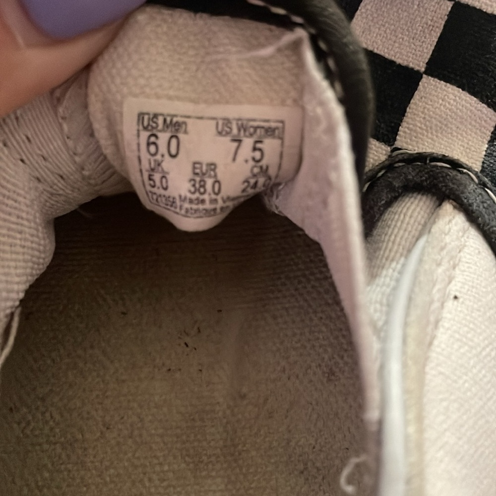 Vans - Picture 5 of 5